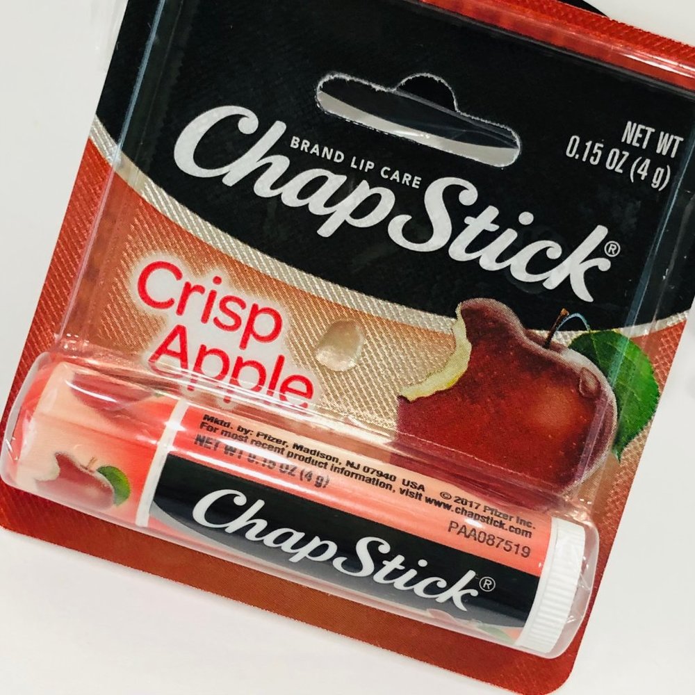 NEW ChapStick CRISP APPLE‎ Lot of 12 SEALED .15 oz Lip Gloss Balm Chap Stick